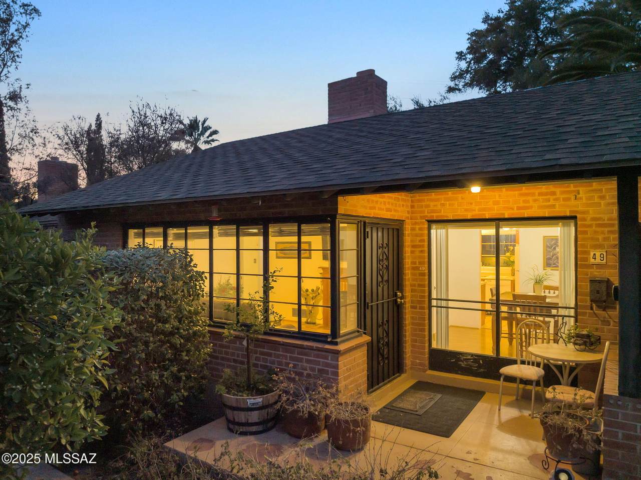 333 Alvernon Way - Photo 1