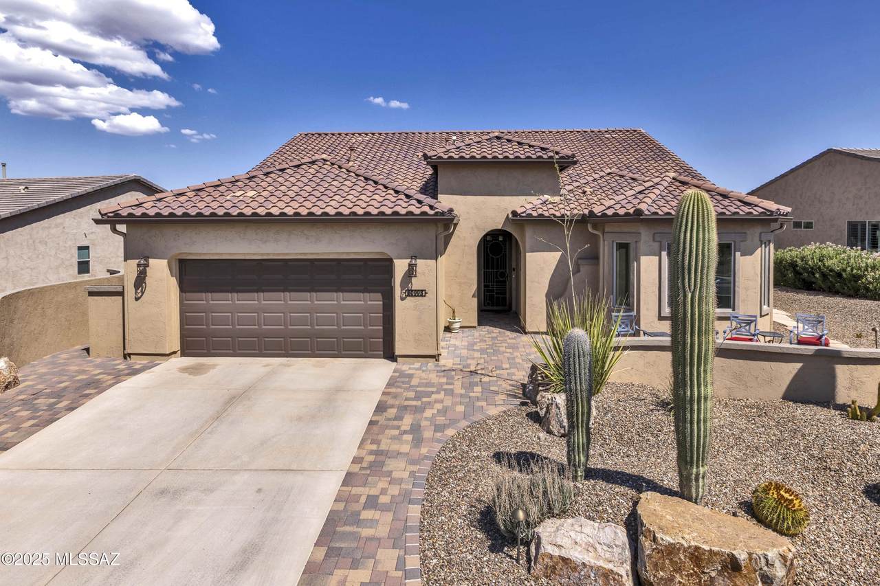 60998 Angora Place - Photo 1