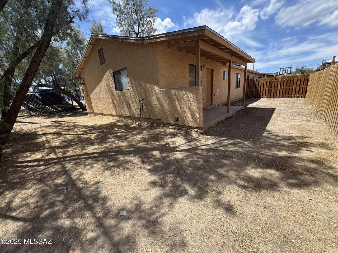 506 Iroquois Avenue - Photo 1