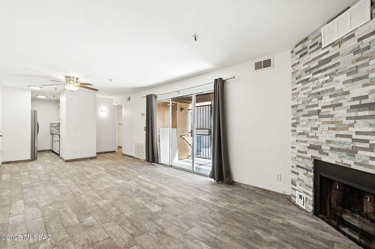 2601 Broadway Boulevard - Photo 1