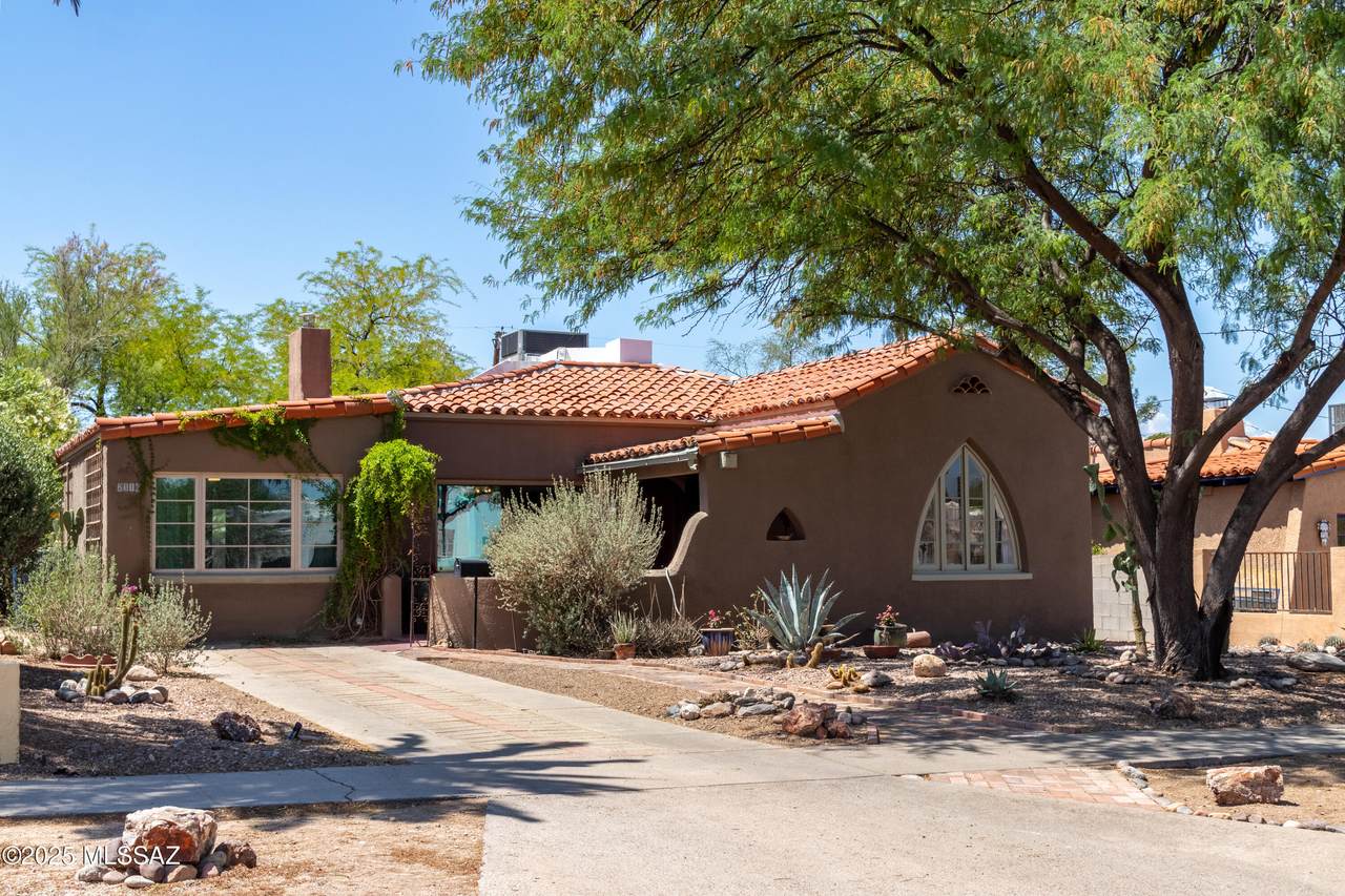 2116 8th Street - Photo 1