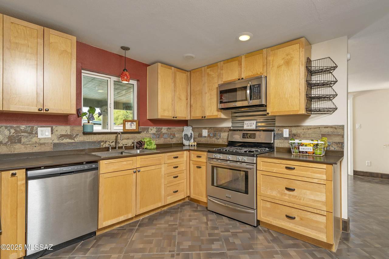 9111 29th Street - Photo 1