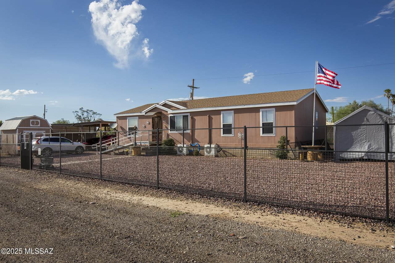 9262 Henry Street - Photo 1