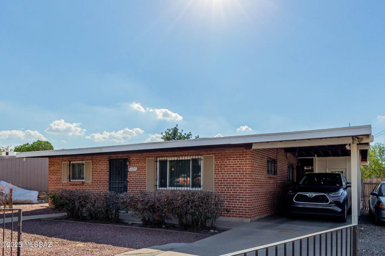 2777 Alvernon Way - Photo 1