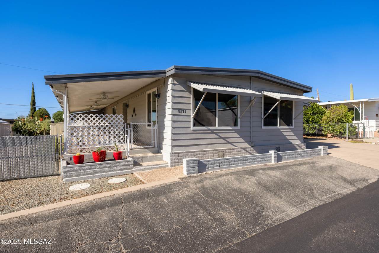 5711 Circle Z Street - Photo 1