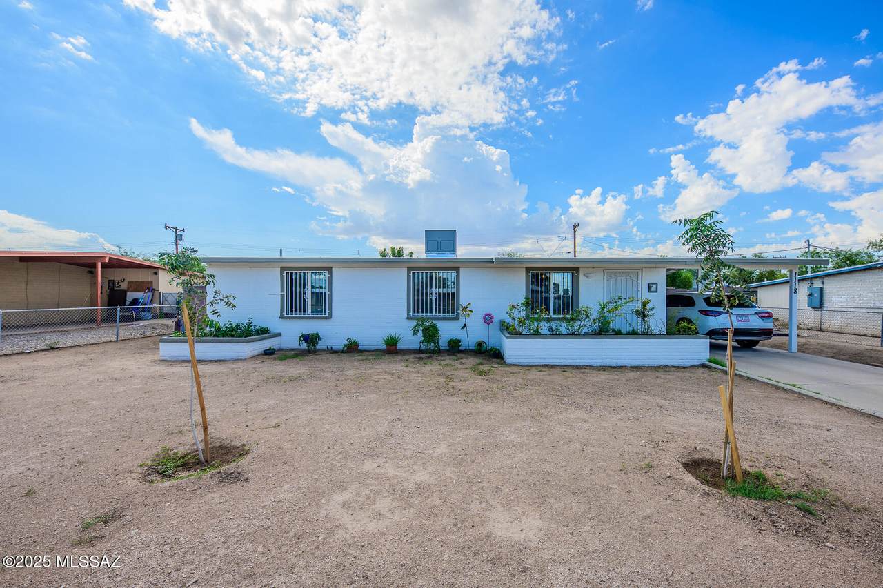 1118 Macarthur Street - Photo 1