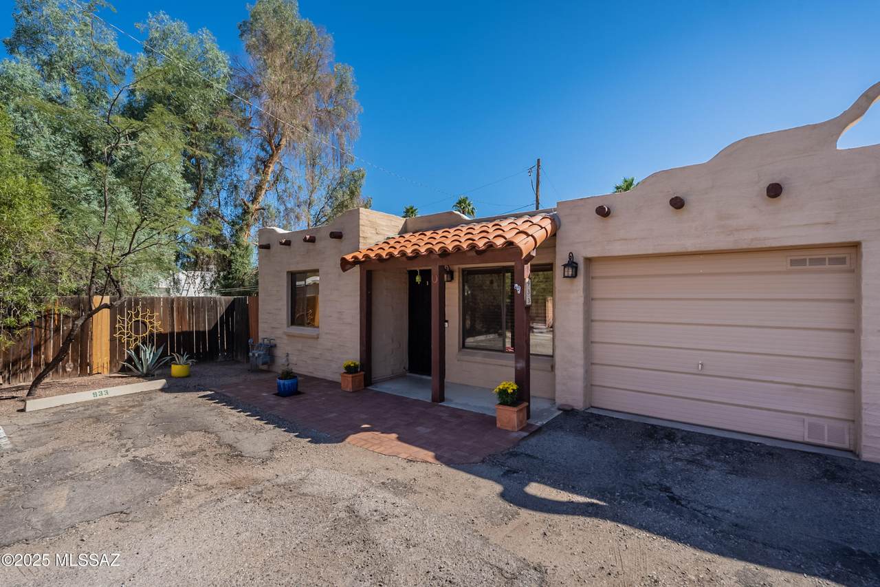 933 Mesquite Drive - Photo 1