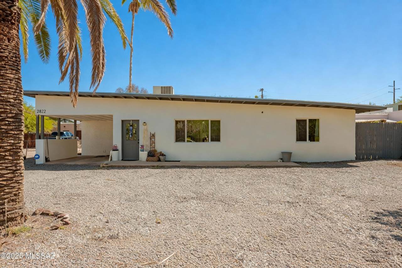 2822 Tyndall Avenue - Photo 1
