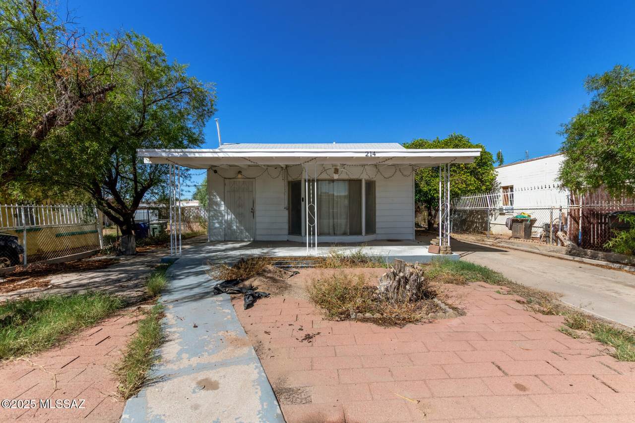 214 Palmdale Street - Photo 1