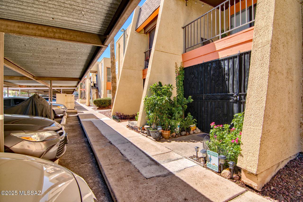  Address Not Published - Photo 1