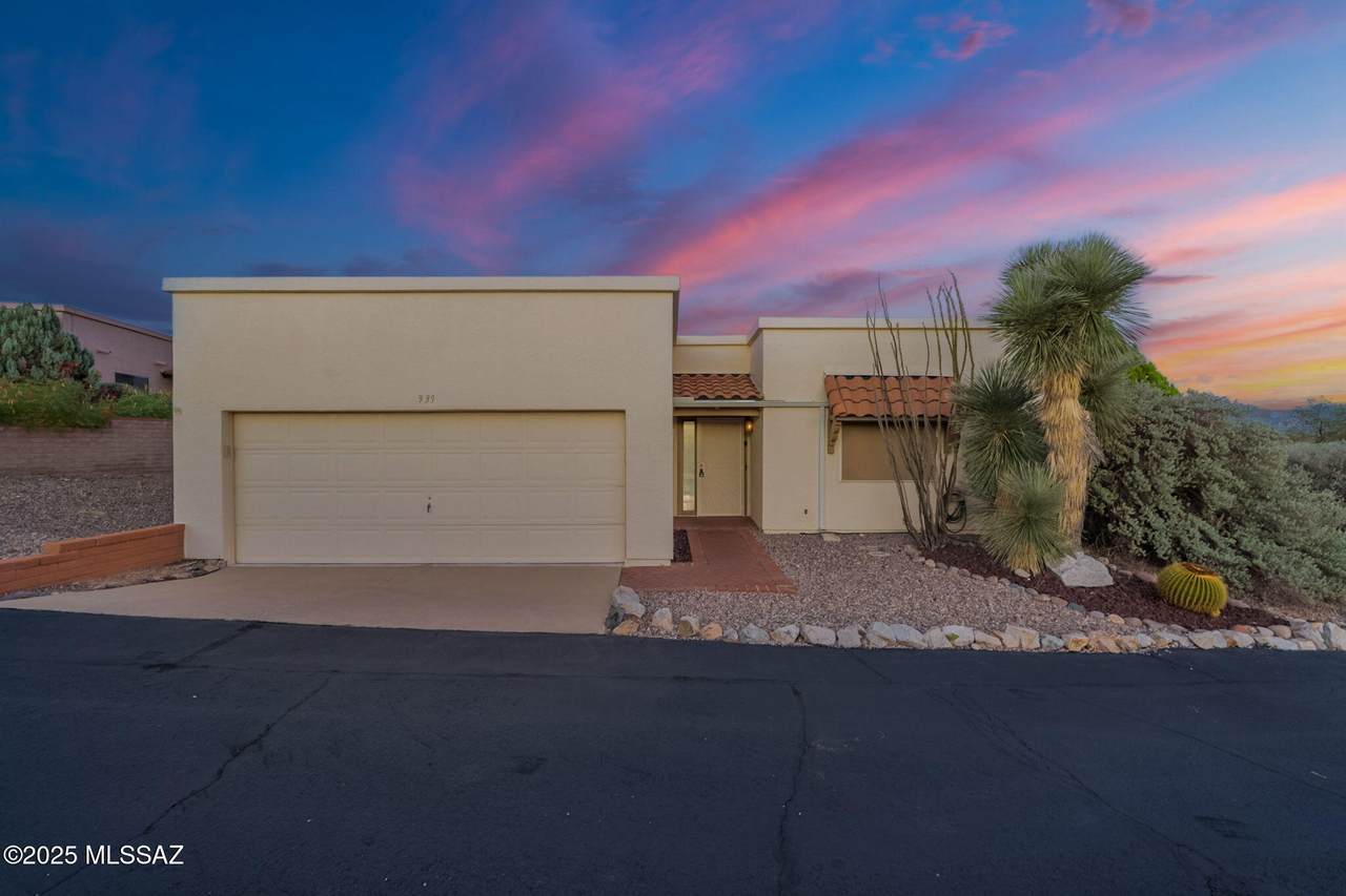 939 Las Lomas Circle - Photo 1