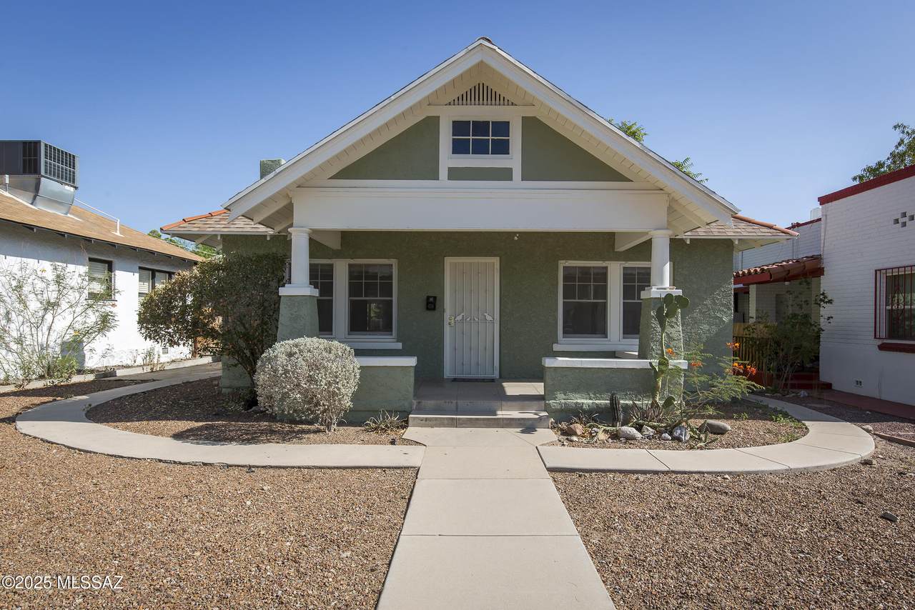 642 2nd Street - Photo 1