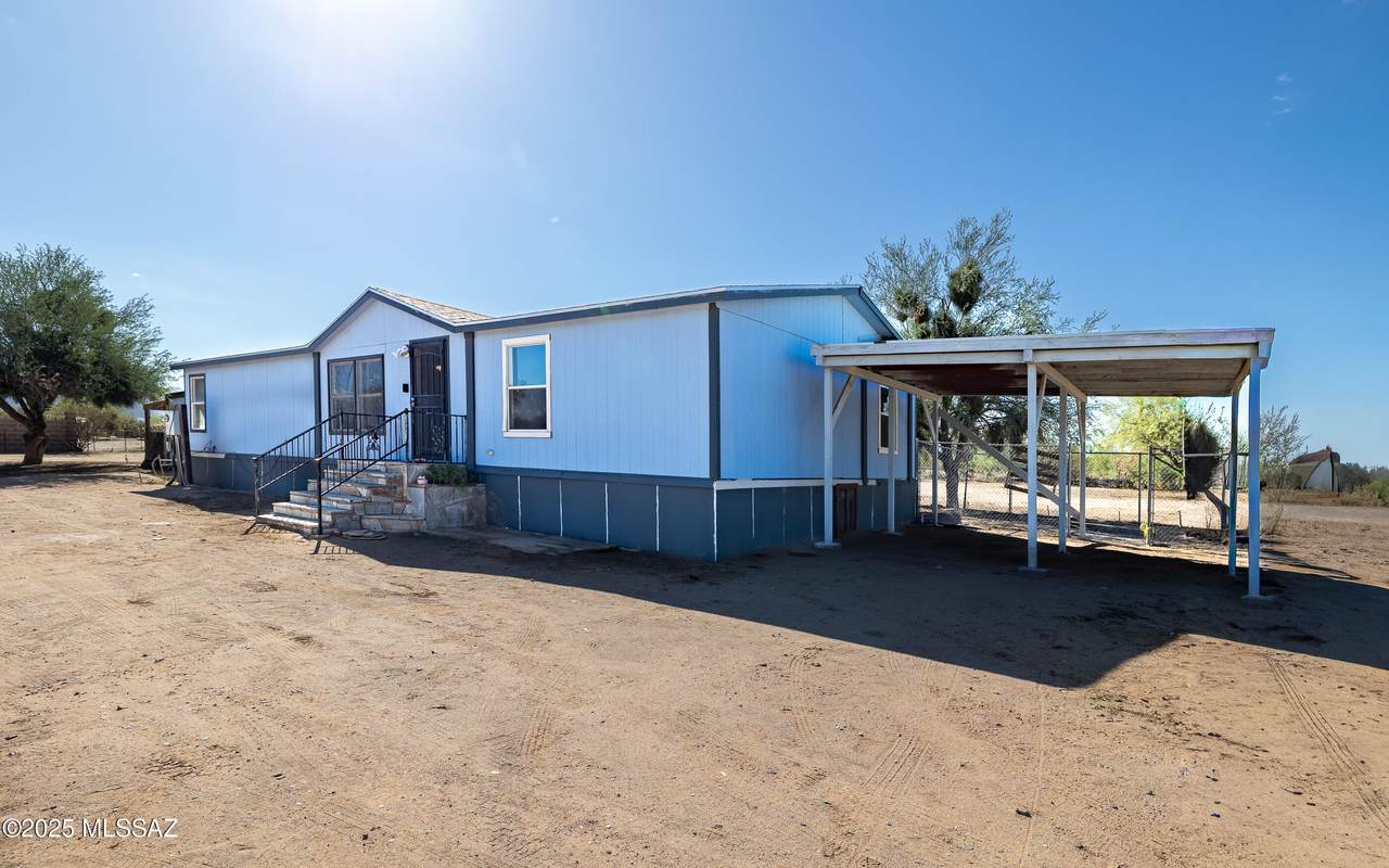  Address Not Published - Photo 1