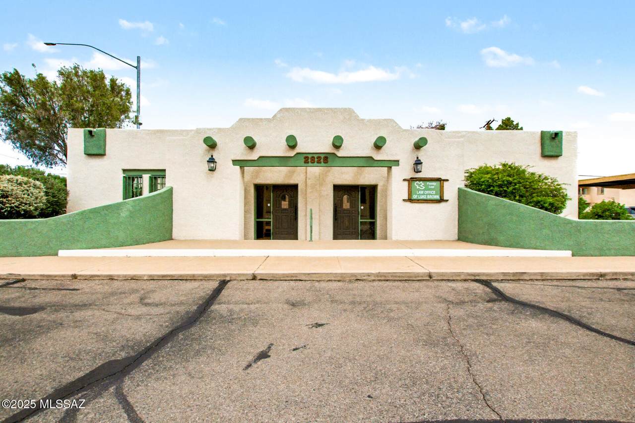 2826 Alvernon Way - Photo 1