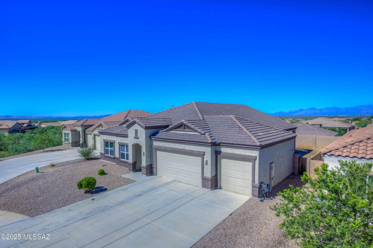 544 Grantham Street - Photo 1