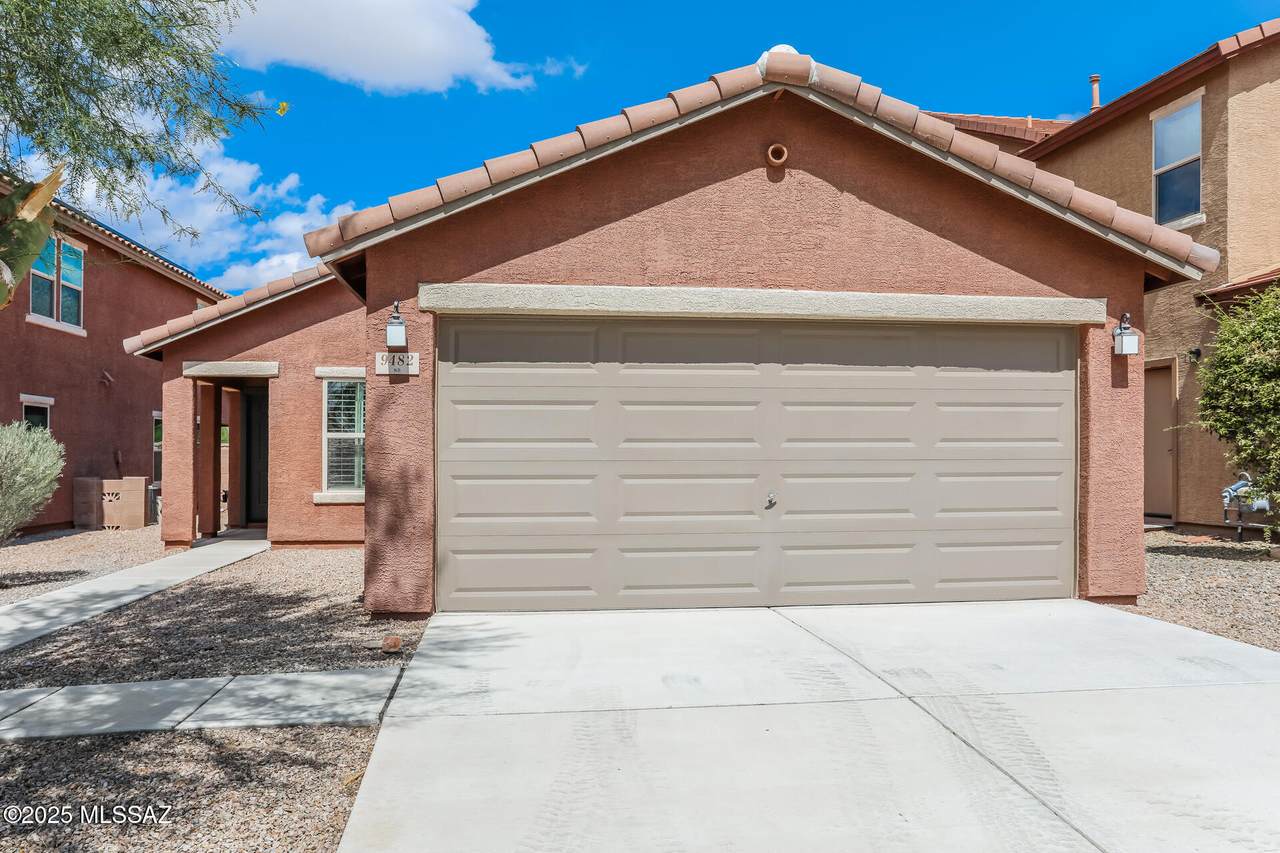 9482 Desert Fauna Loop - Photo 1