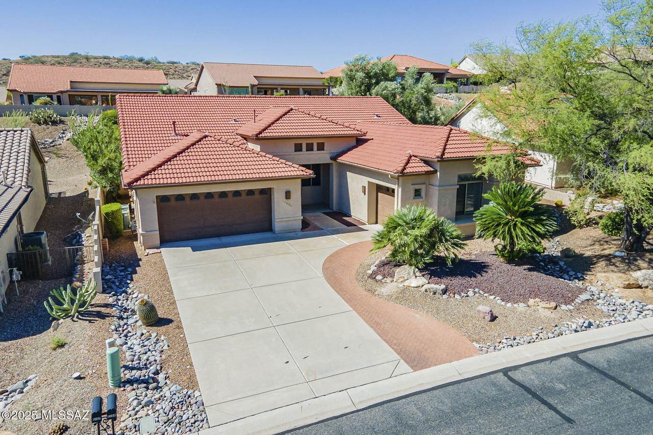38994 Windwood Drive - Photo 1