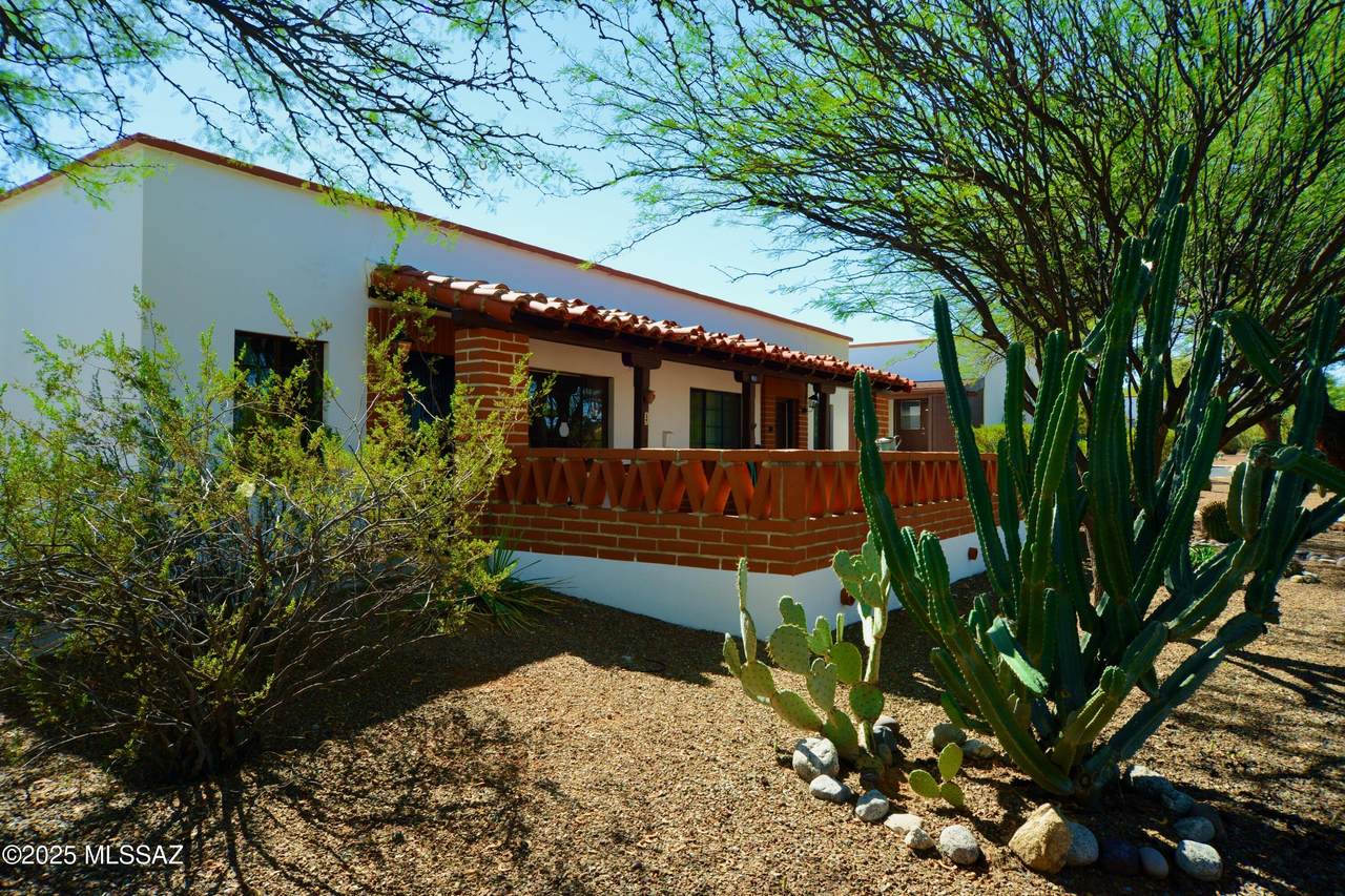 401 Esperanza Boulevard - Photo 1