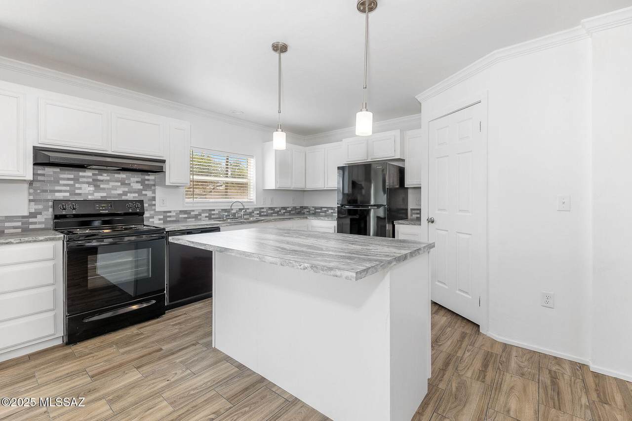 183 Placita Estrella - Photo 1