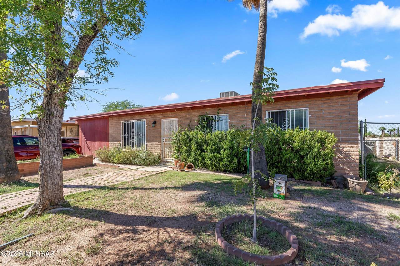 5360 Aleppo Drive - Photo 1