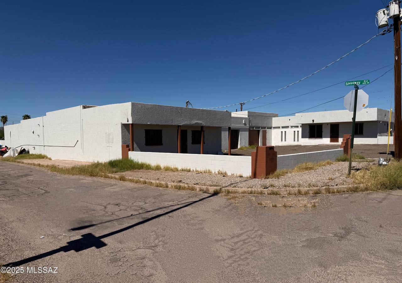 604-610 Speedway Boulevard - Photo 1