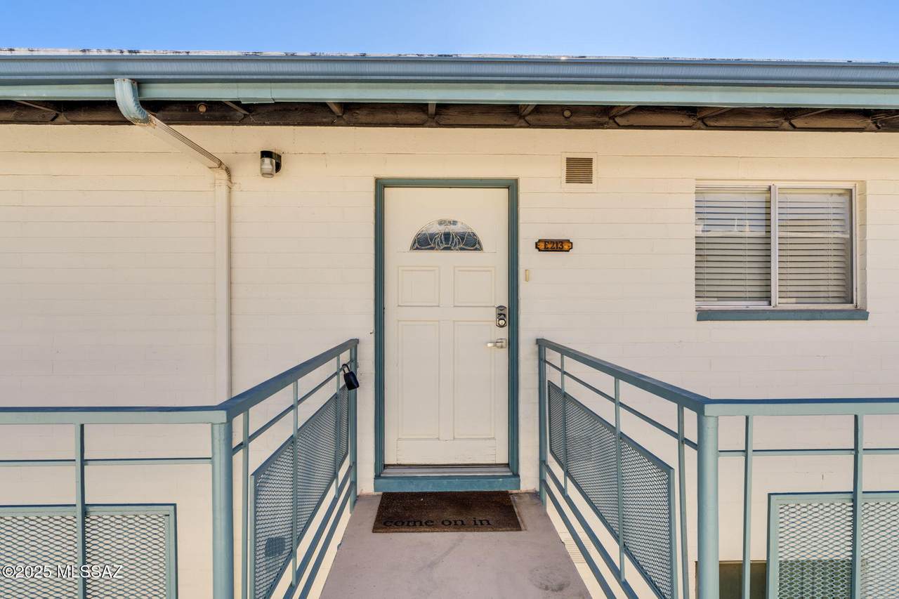 1447 Jones Boulevard - Photo 1