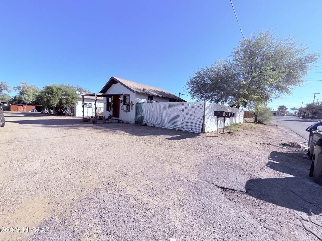 525 Navajo Road - Photo 1
