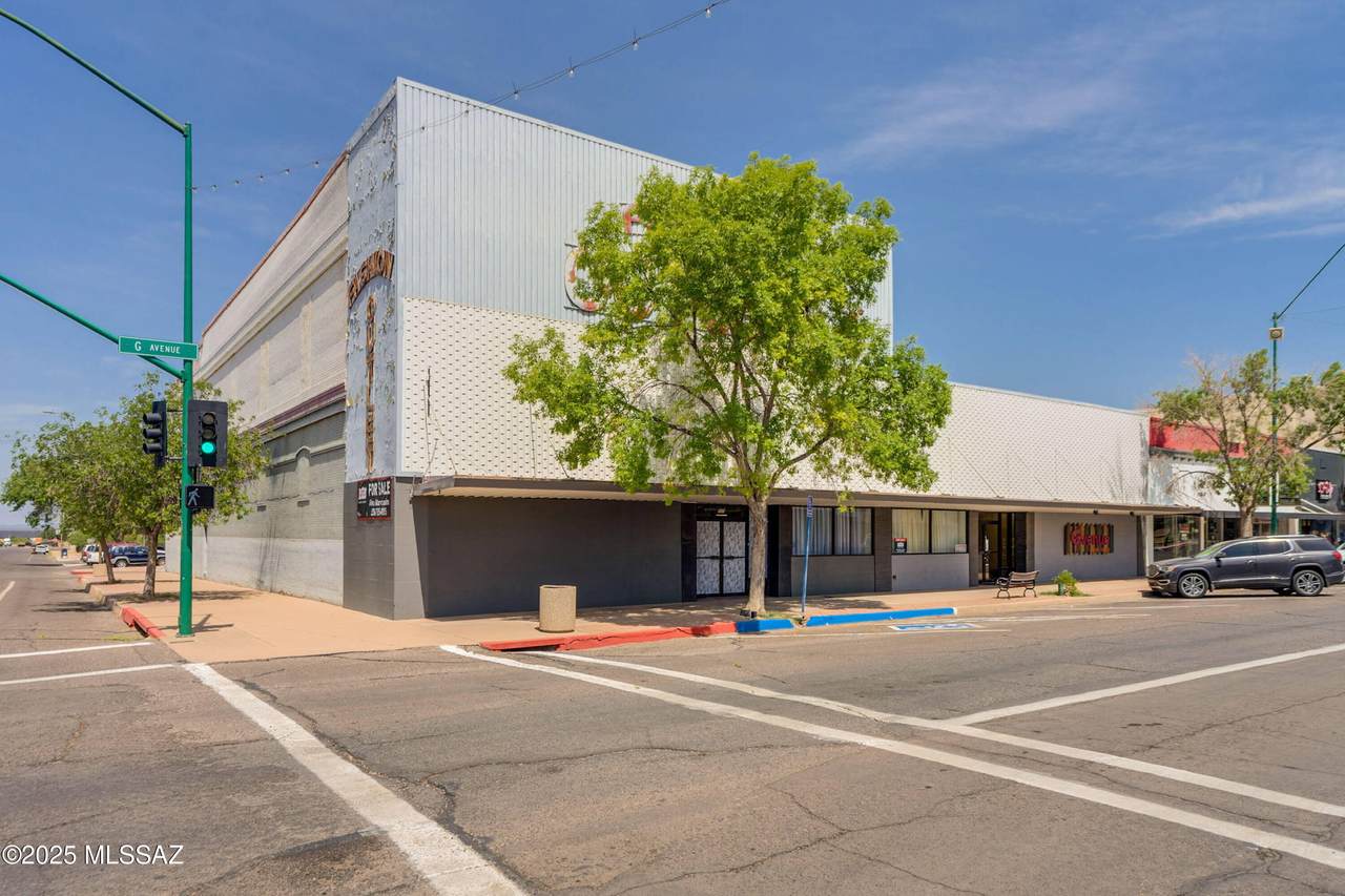 900 G Avenue - Photo 1