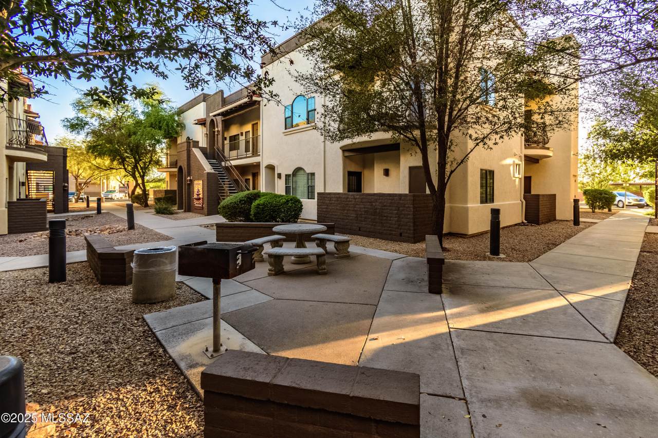 2018 River Road - Photo 1