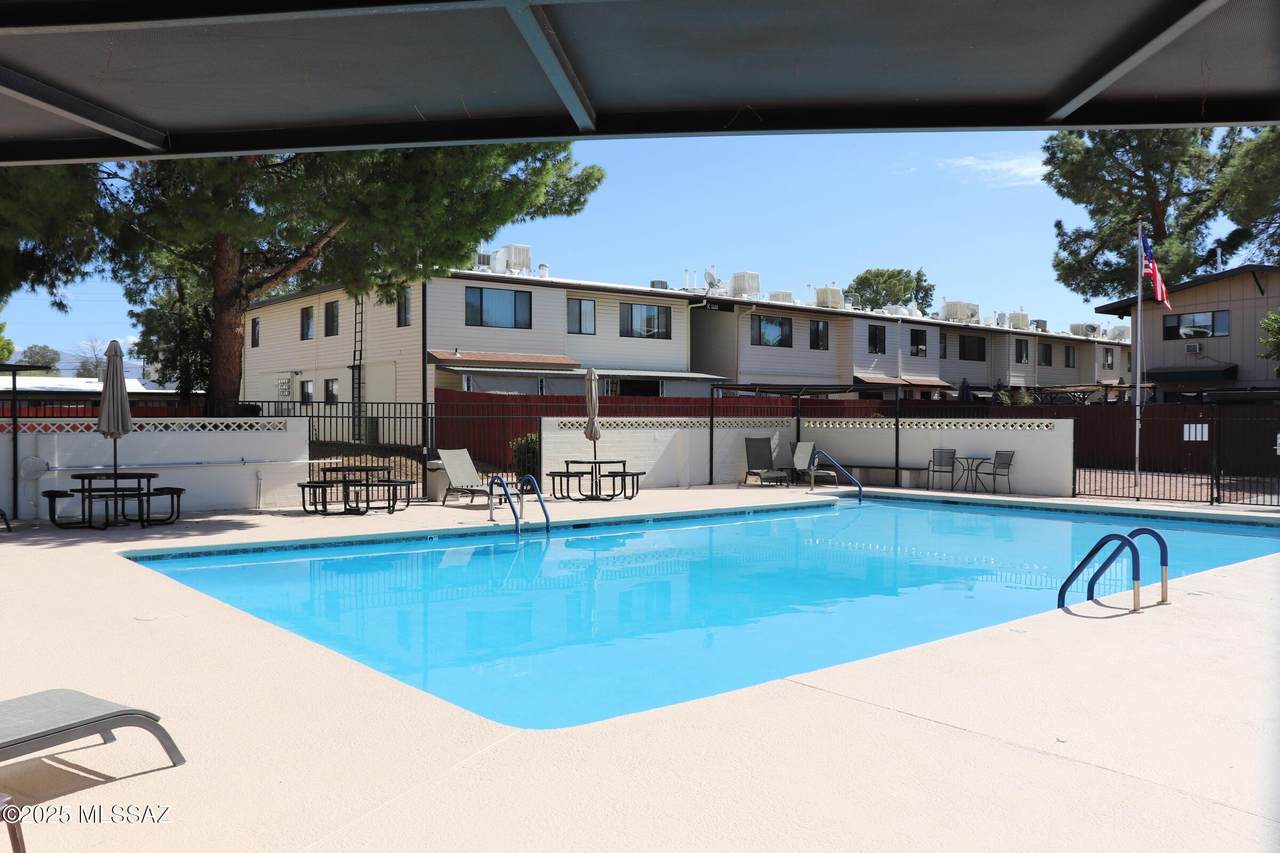 1318 Avenida Polar - Photo 1