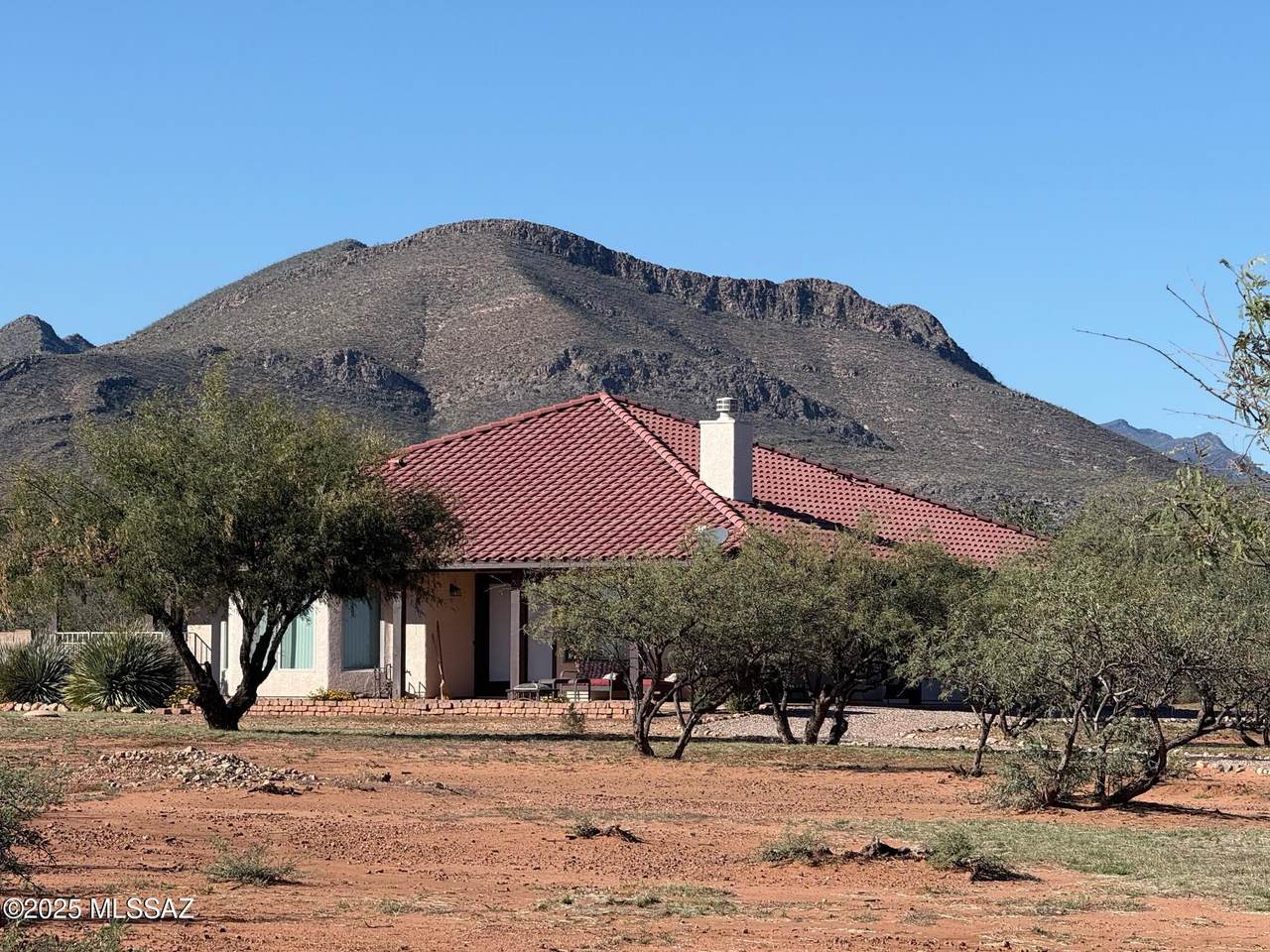 991 El Rancho Boulevard - Photo 1