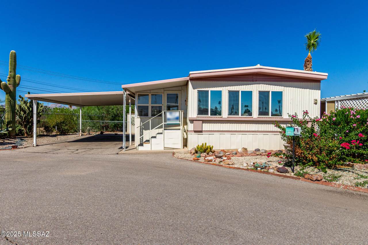 3115 Fairview Avenue - Photo 1