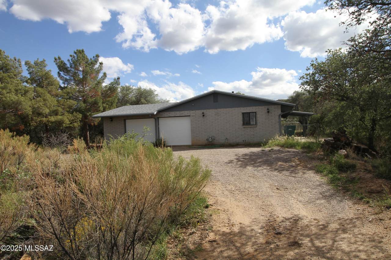 181 Oak Hills Drive - Photo 1