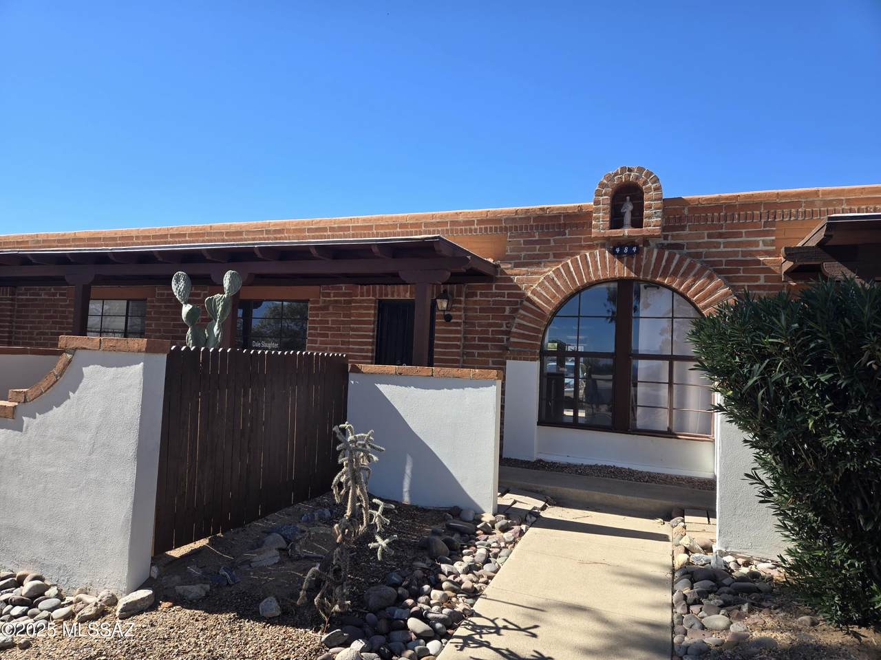 484 La Canada Drive - Photo 1