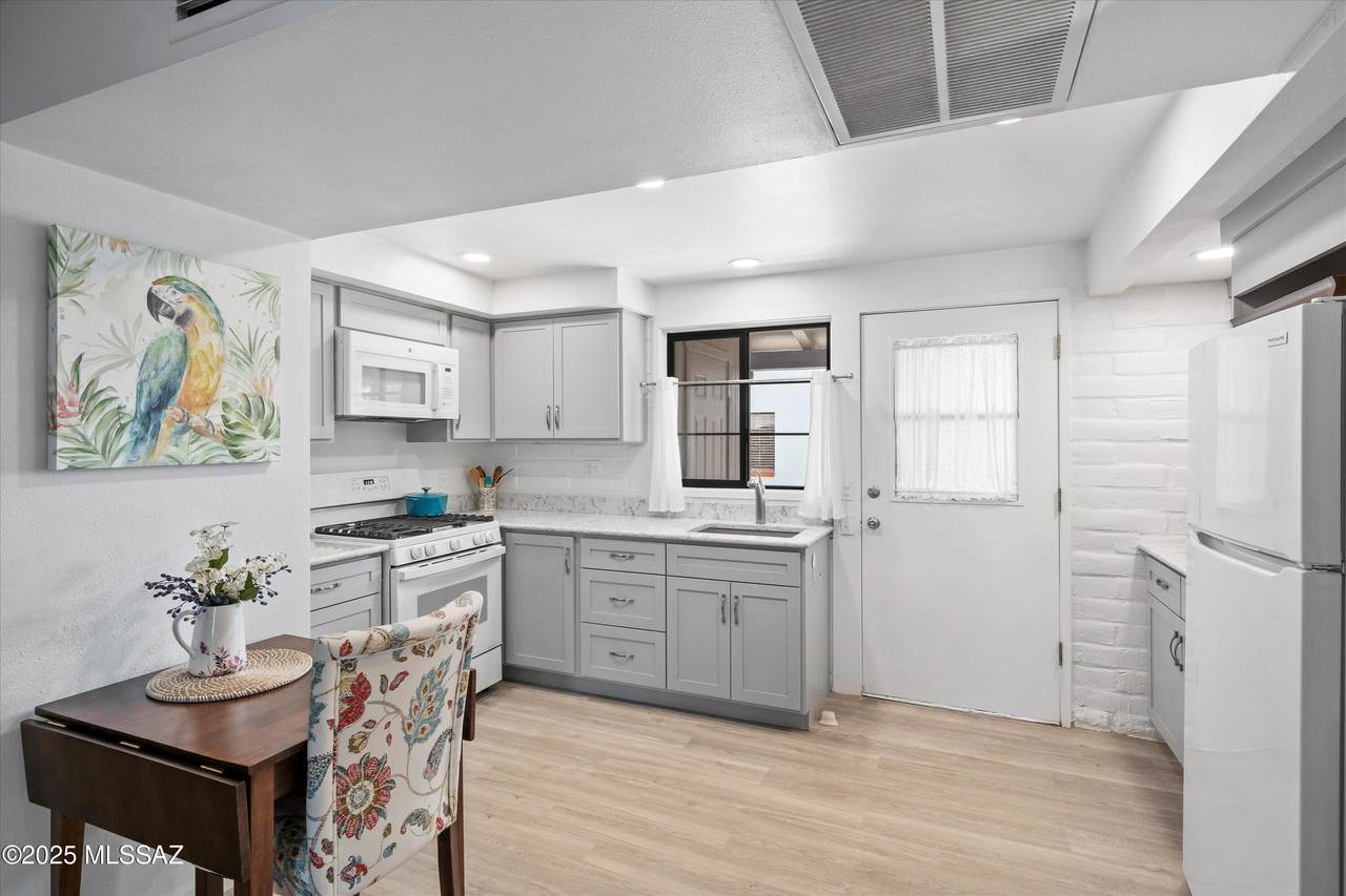 457 Paseo Quinta - Photo 1