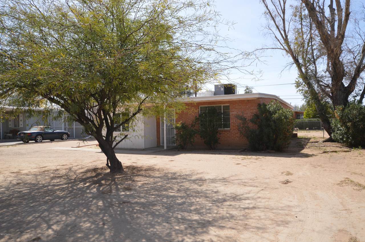 2920 Beverly Drive - Photo 1