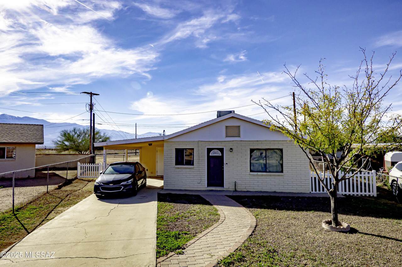 2030 Calle Montecito - Photo 1