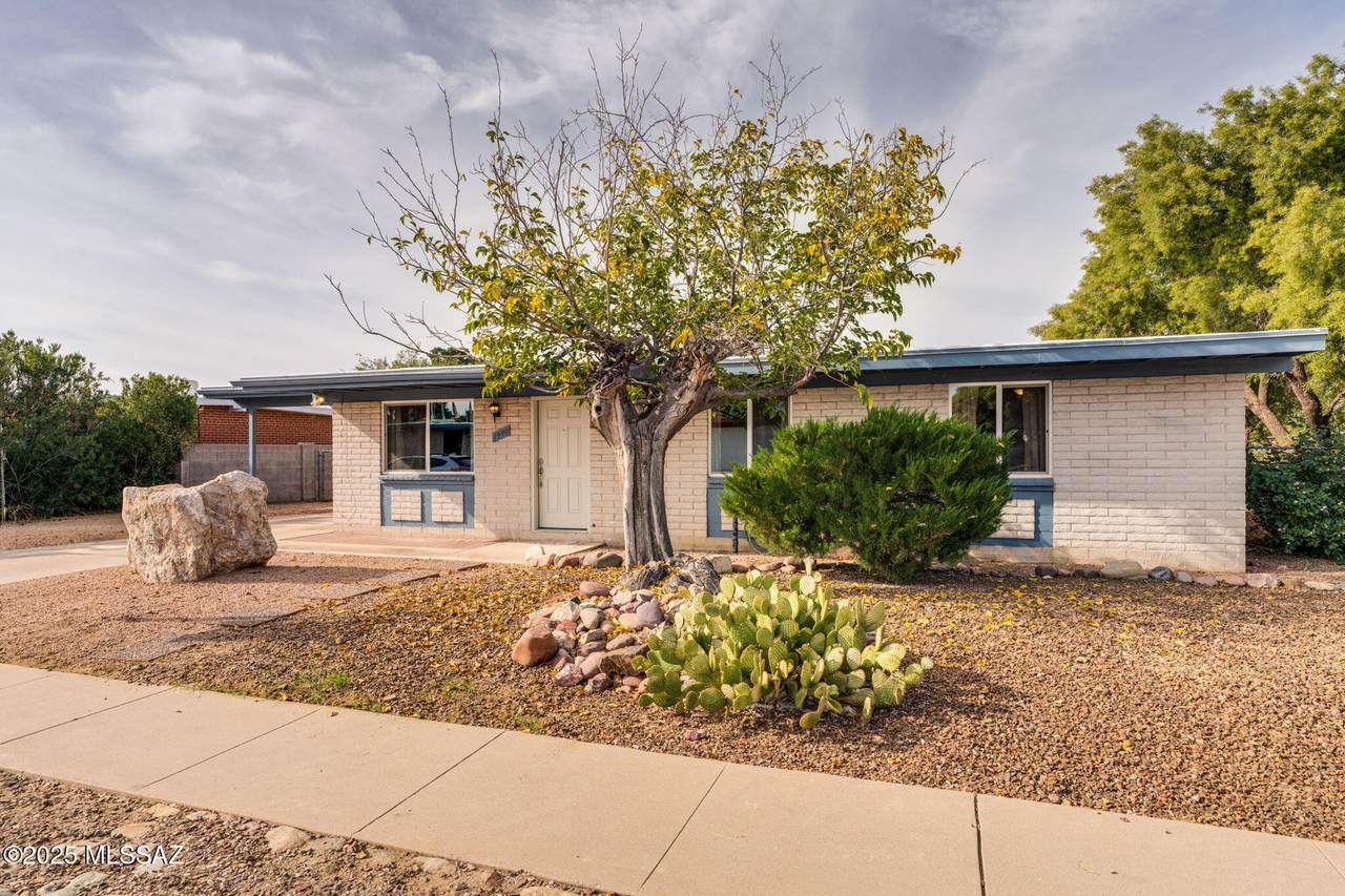 1440 Perlman Avenue - Photo 1