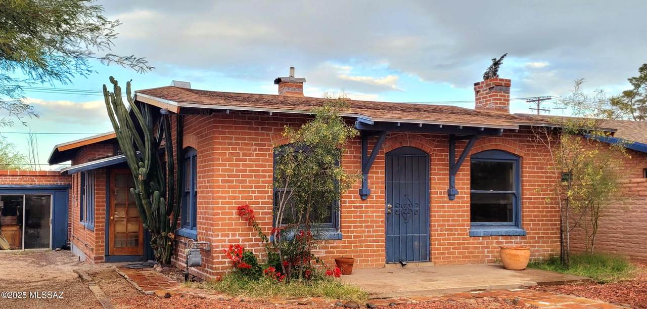 1641 Miles Street - Photo 1