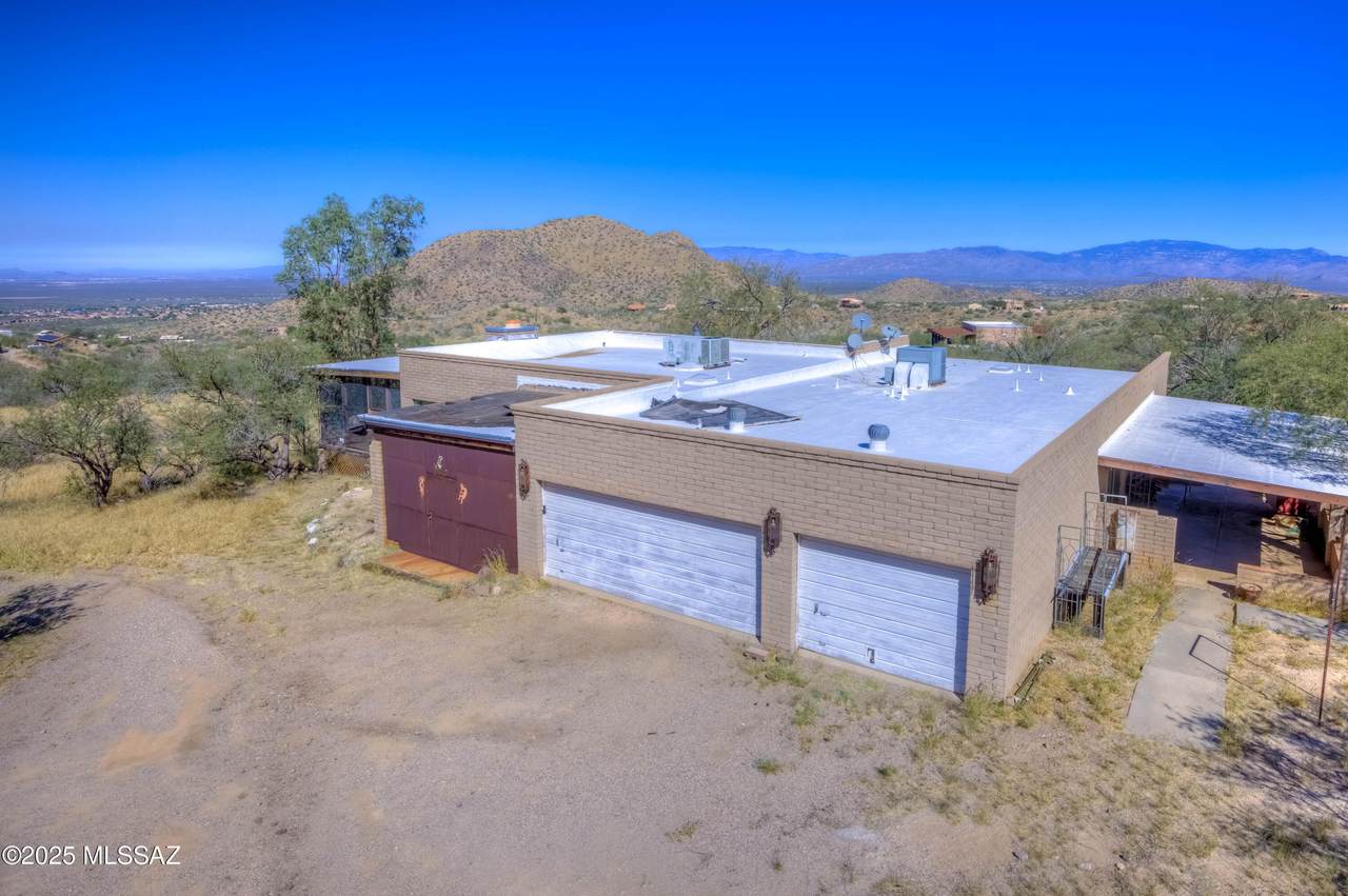 1422 Camino Aurelia - Photo 1