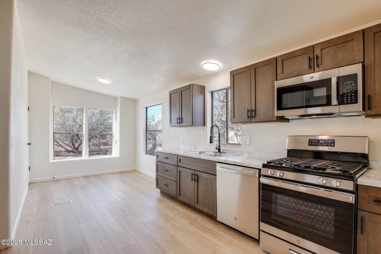 8777 Ellsworth Lane - Photo 1