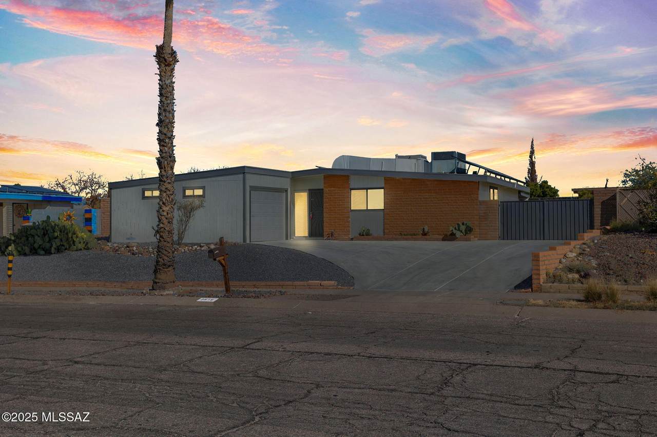 2515 Kevin Drive - Photo 1