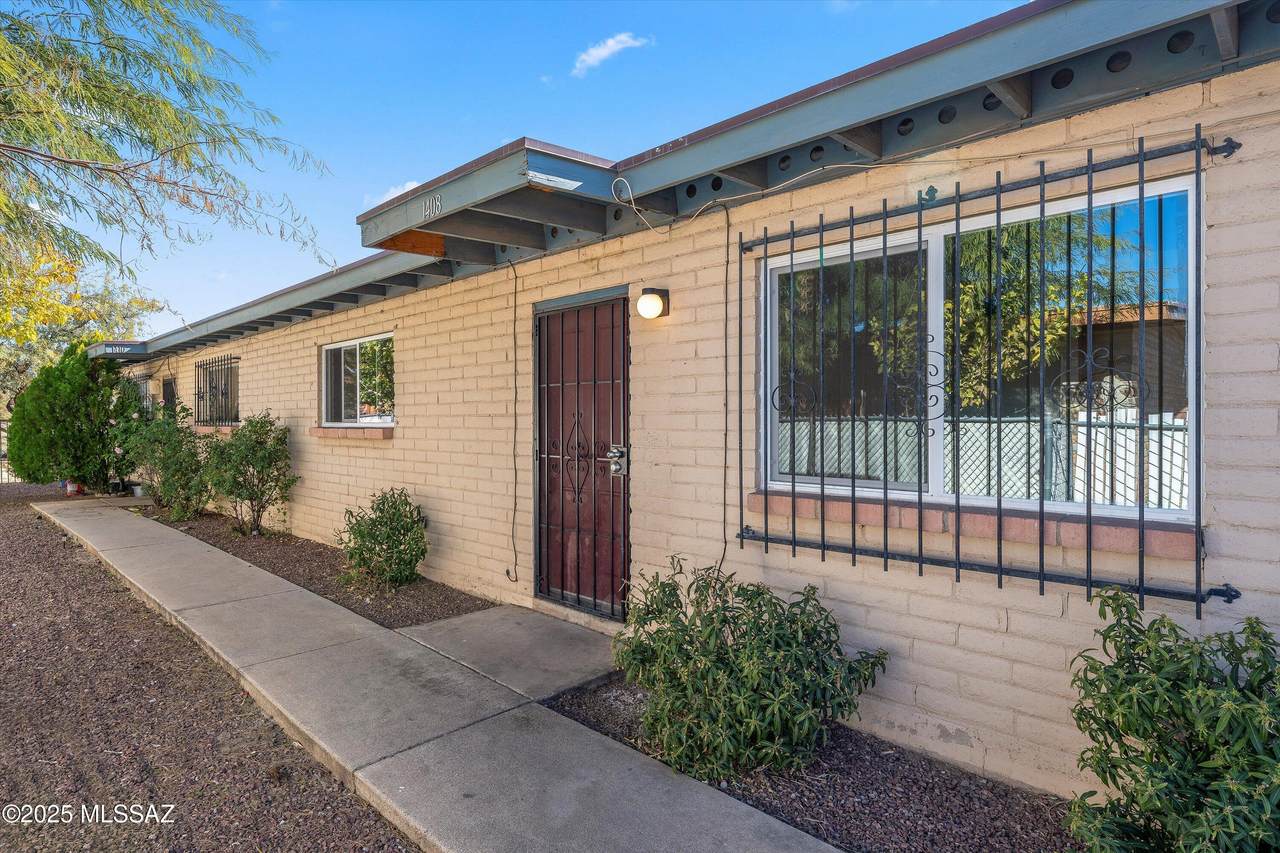 1408 Hualpai Road - Photo 1