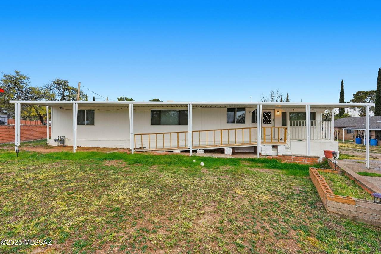 2245 Camino Amigo - Photo 1