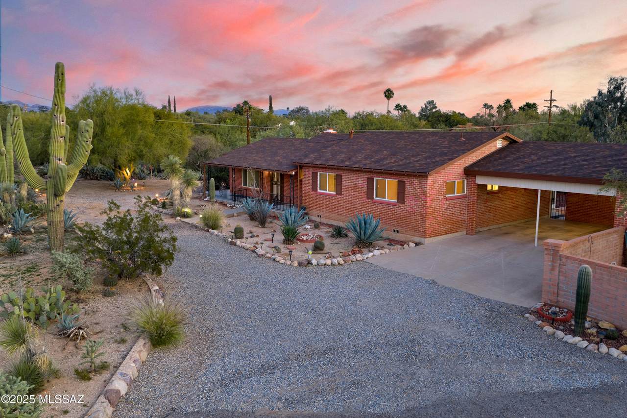 1115 Giaconda Way - Photo 1