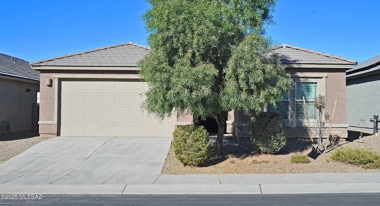 10916 Claxton Drive - Photo 1