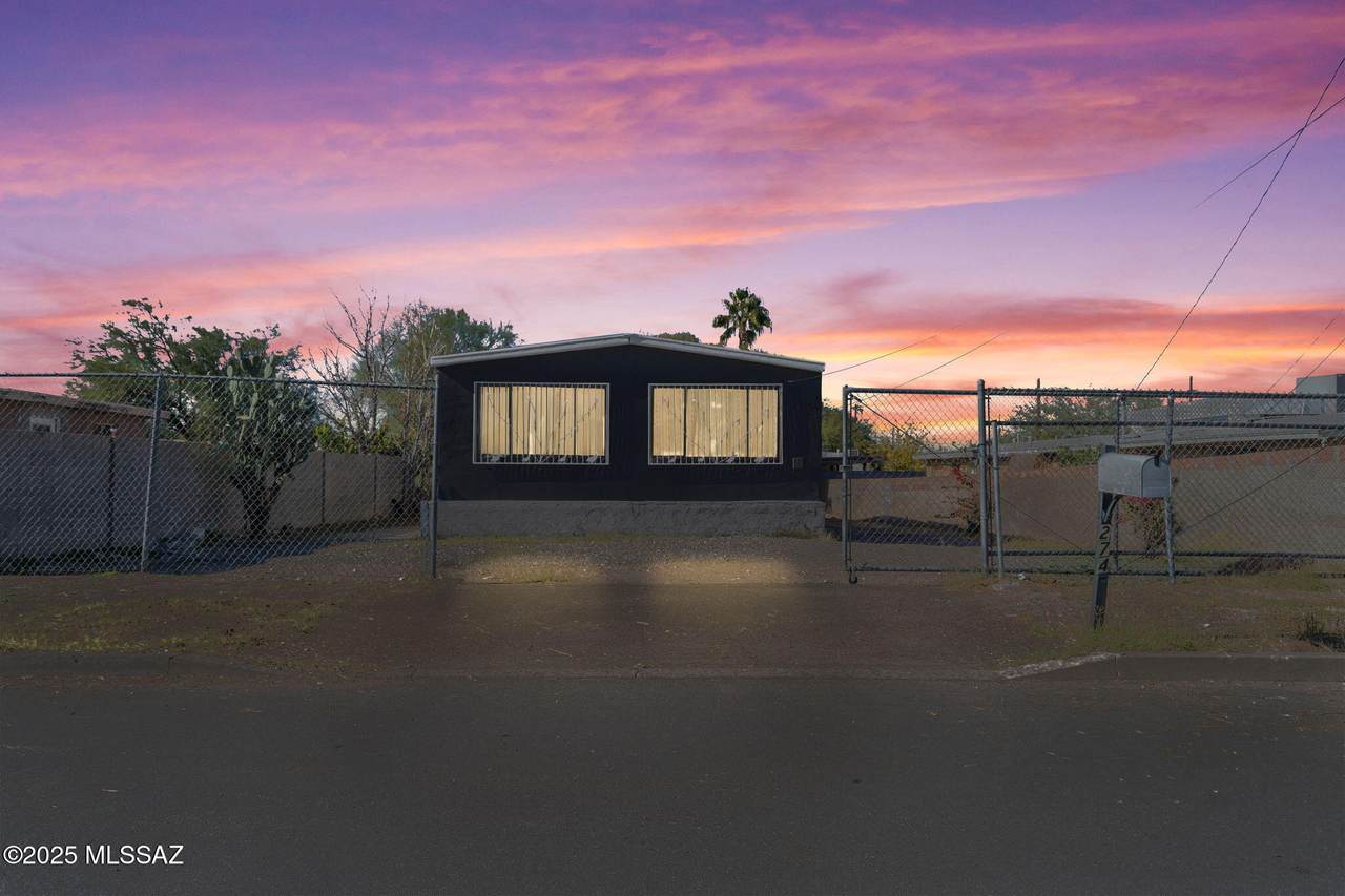 2743 Geronimo Avenue - Photo 1