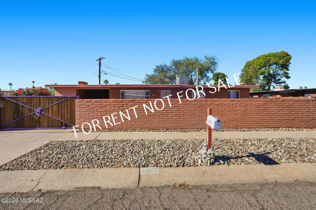 2402 Calle Yucatan - Photo 1