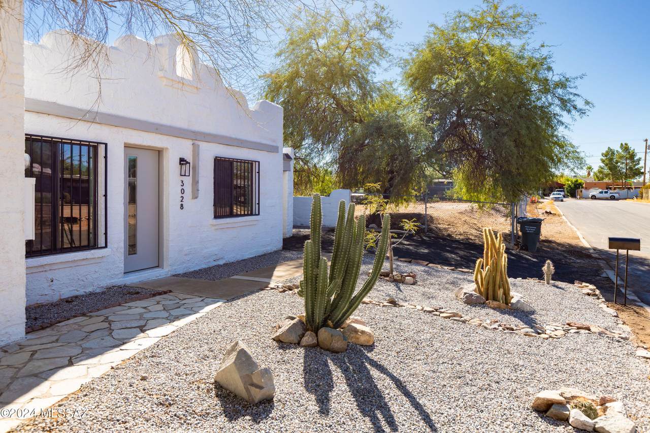 3030 2nd Avenue - Photo 1