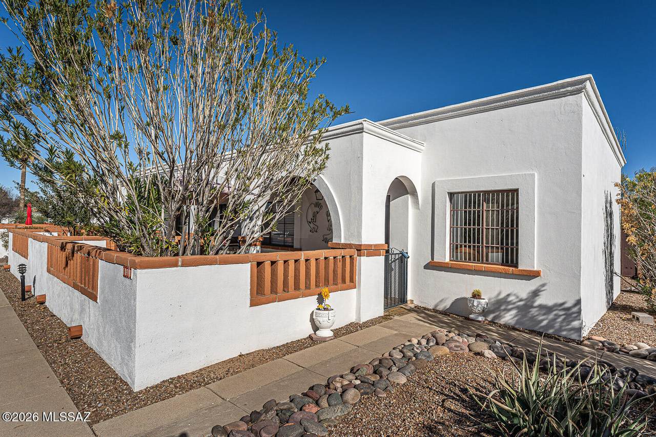 189 Paseo Pena - Photo 1